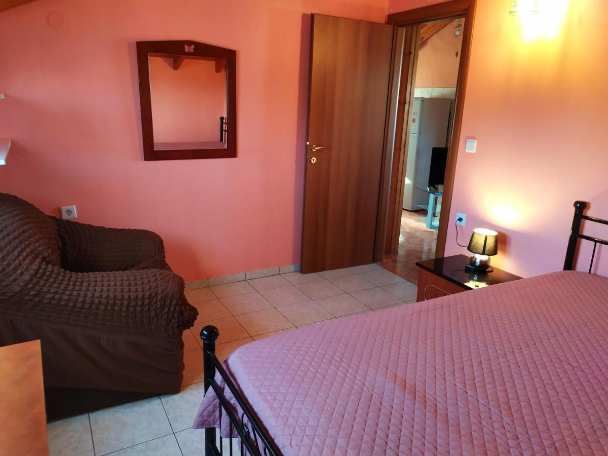 Noufara Apartments Néa Meságkala Ruang foto
