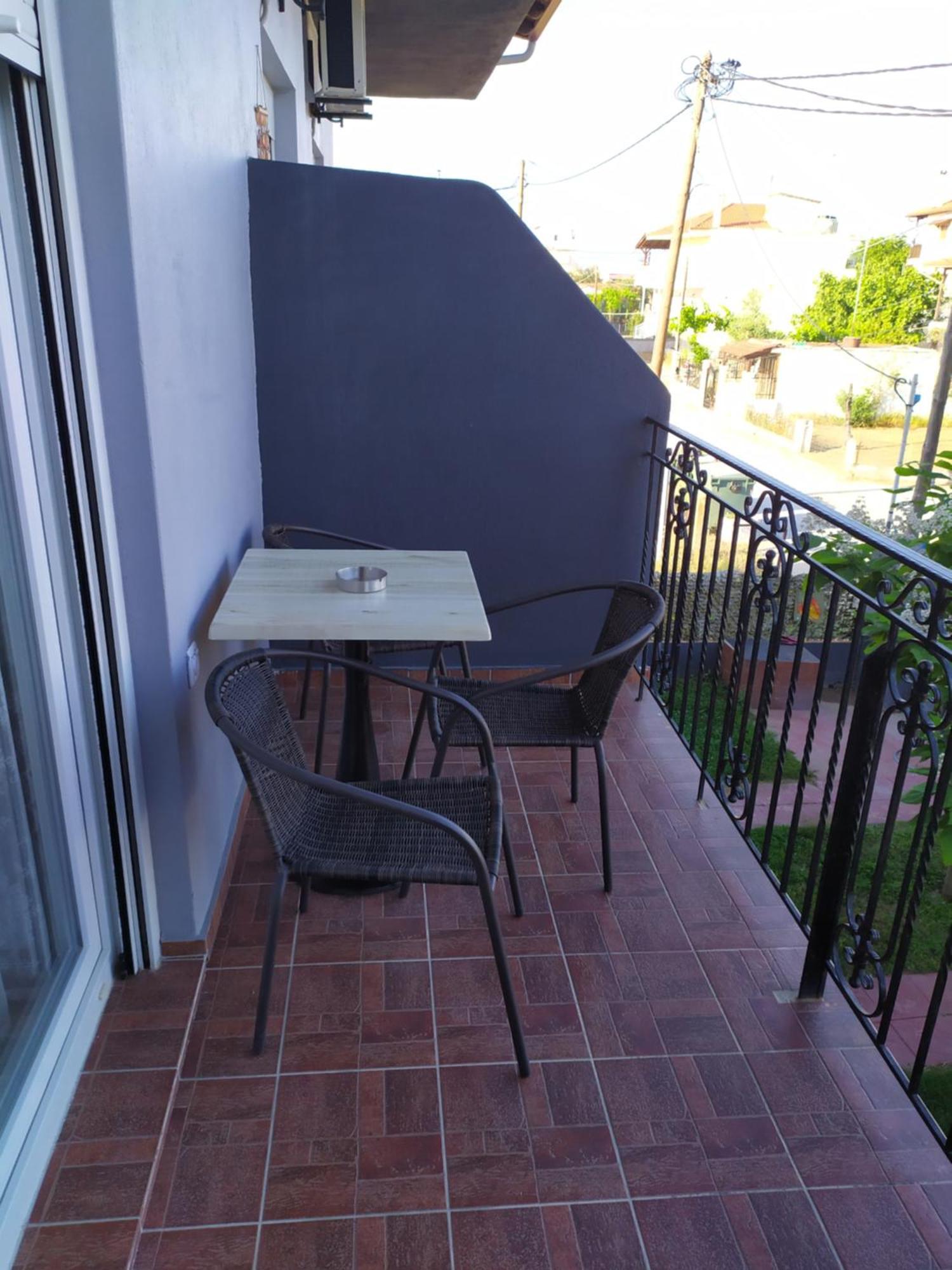 Noufara Apartments Néa Meságkala Ruang foto