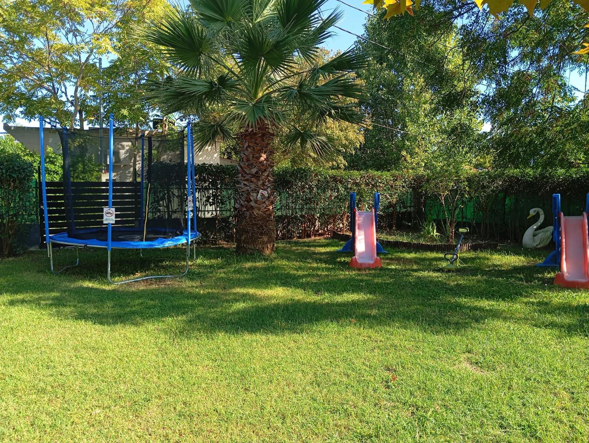 Noufara Apartments Néa Meságkala Bagian luar foto